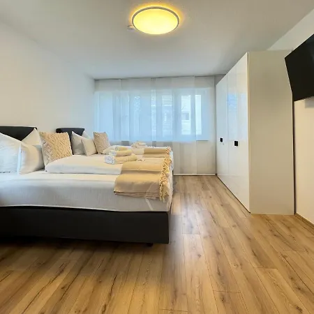 Appartement 3 Apartment, 80 Qm, Ruhig Und Zentrumsnah, Max 5 Pers, Balkon, Garage, Internet 300 Mbit Sindelfingen