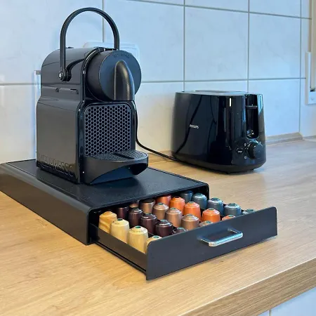 3 Apartment, 80 Qm, Ruhig Und Zentrumsnah, Max 5 Pers, Balkon, Garage, Internet 300 Mbit Appartement Sindelfingen