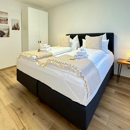 3 Apartment, 80 Qm, Ruhig Und Zentrumsnah, Max 5 Pers, Balkon, Garage, Internet 300 Mbit 公寓 辛德尔芬根